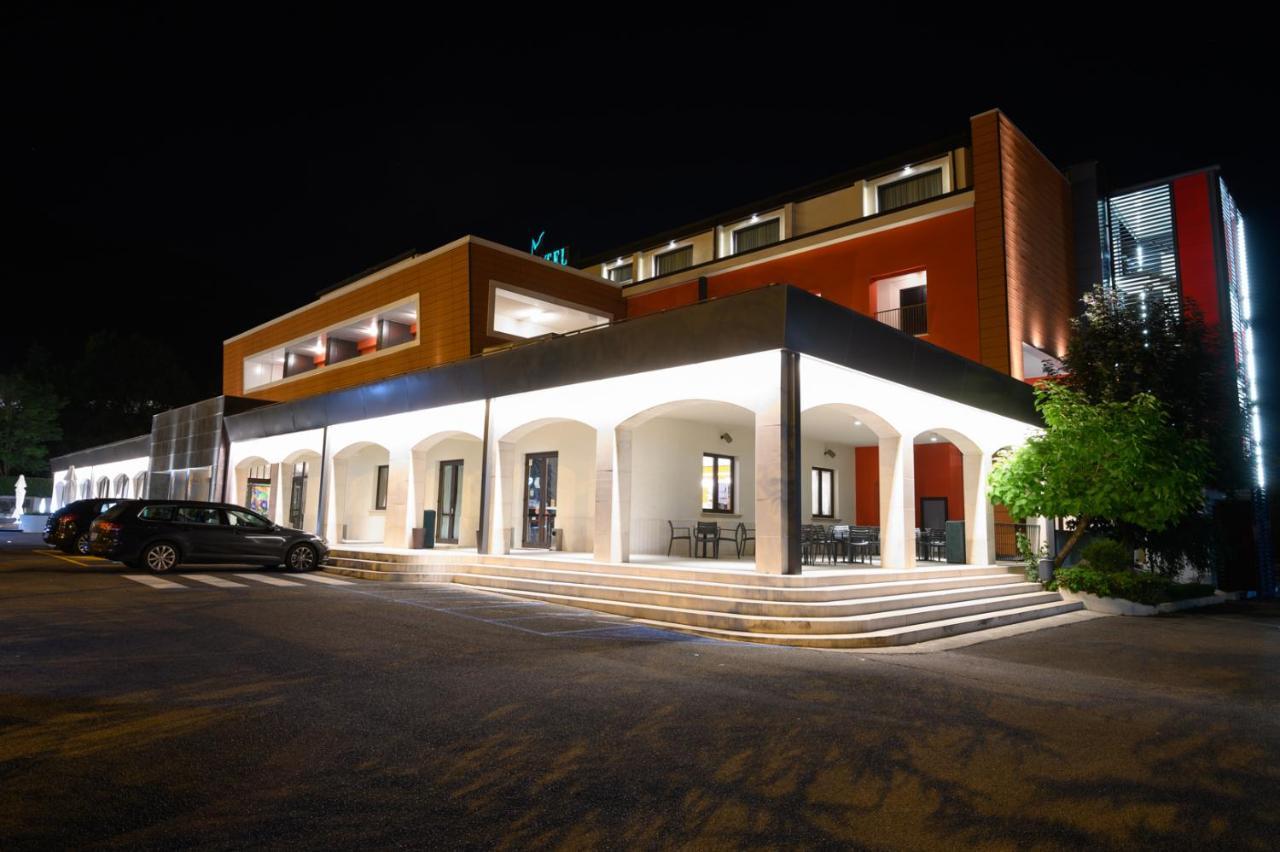 Bhotel Лагонегро Экстерьер фото
