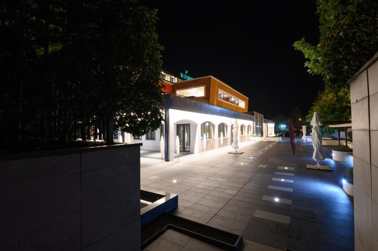 Bhotel Лагонегро Экстерьер фото