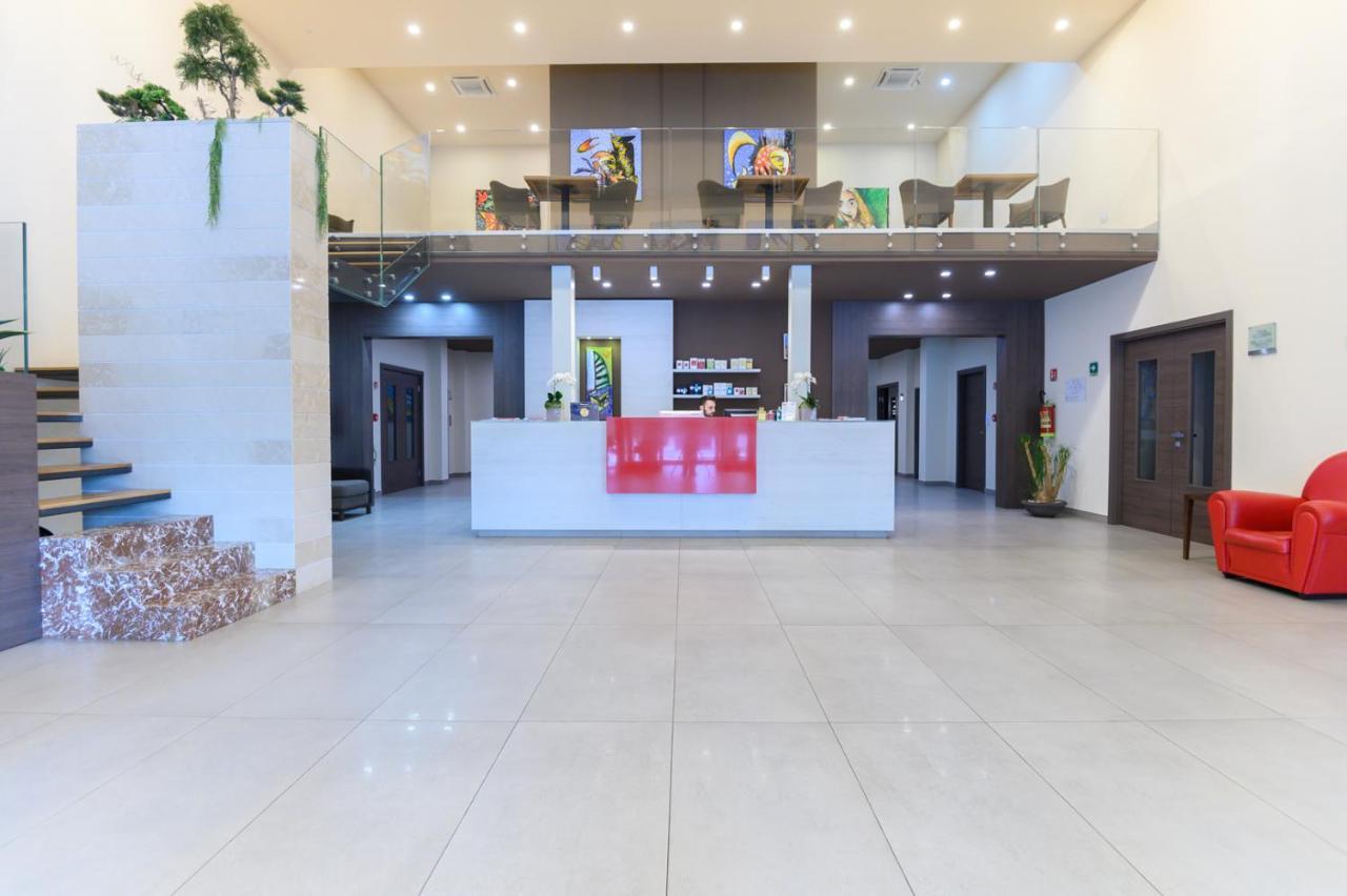 Bhotel Лагонегро Экстерьер фото
