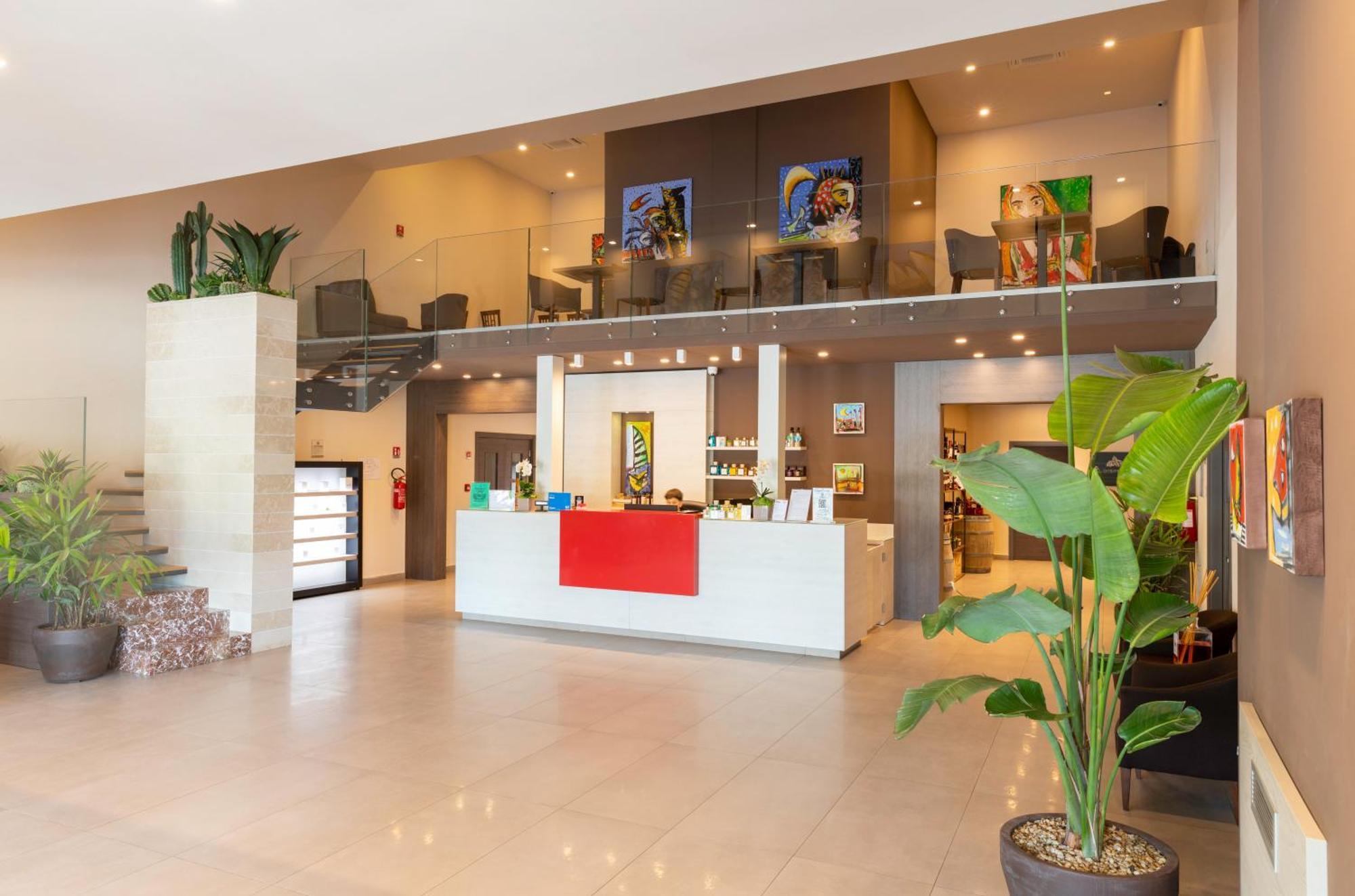 Bhotel Лагонегро Экстерьер фото