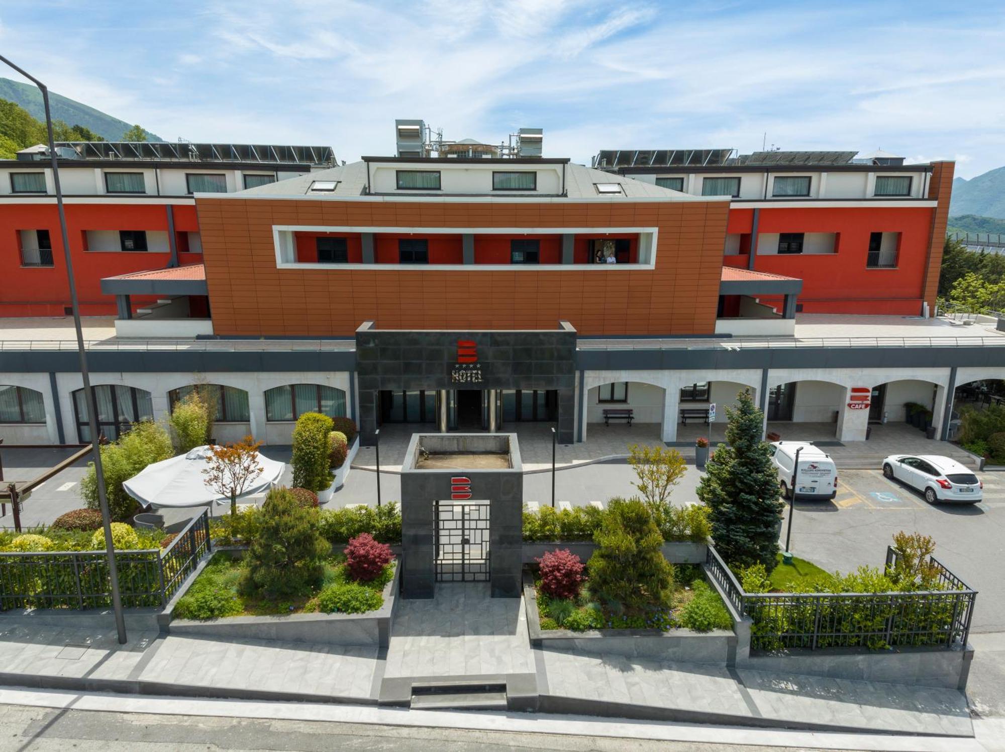 Bhotel Лагонегро Экстерьер фото