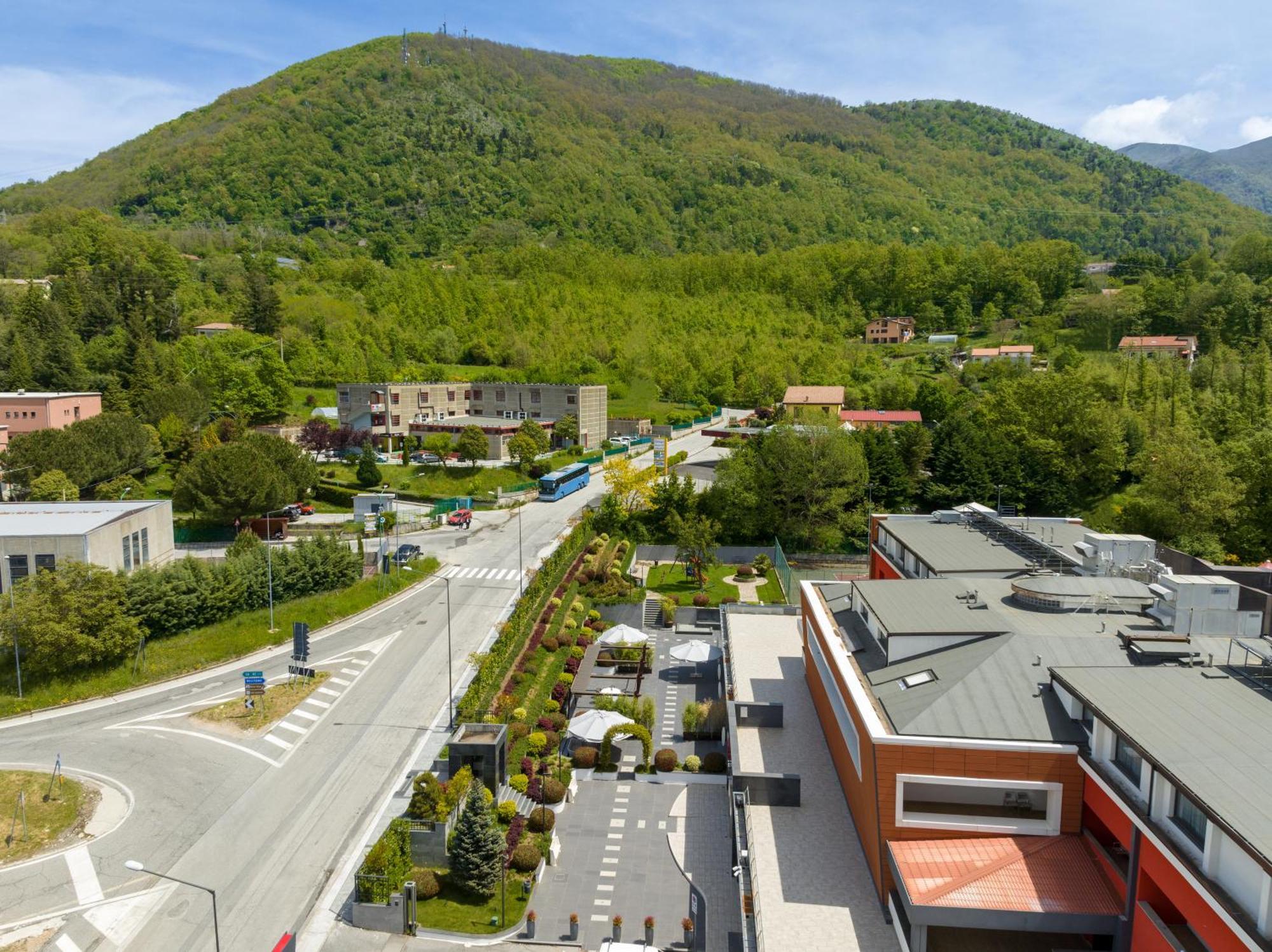 Bhotel Лагонегро Экстерьер фото